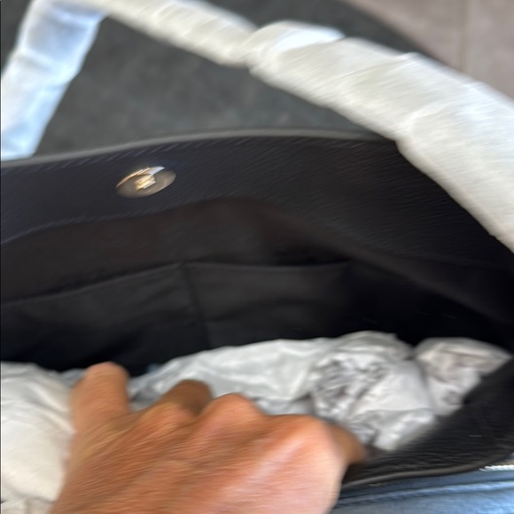 Kate Spade Black Shoulder Bag with Textured Leather - Picture 10 of 11